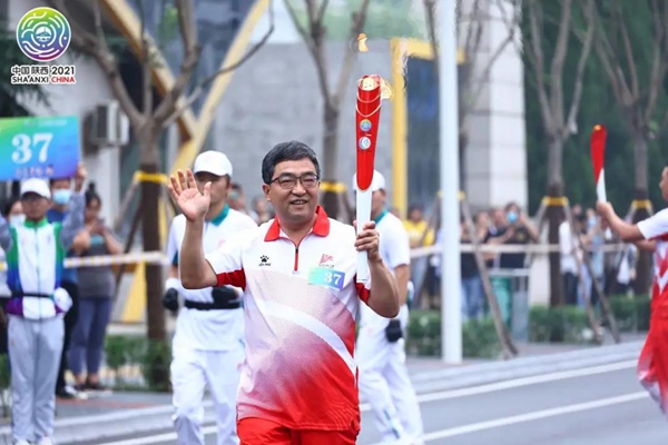 第37棒火炬手 昝林森教授_副本.jpg