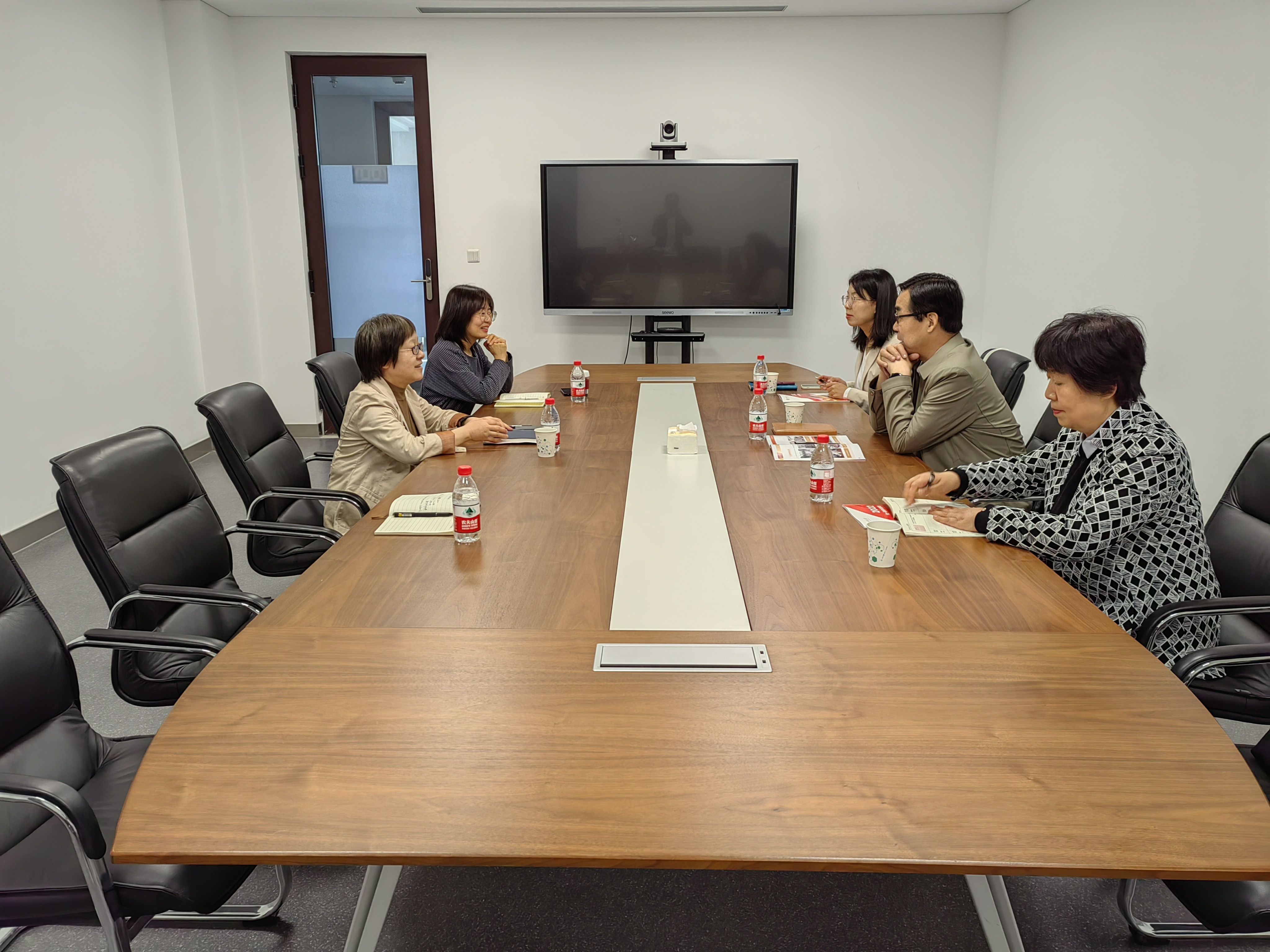 54c1caf221f5400c8cb52d3adf37d69d.jpg 54c1caf221f5400c8cb52d3adf37d69d.jpg